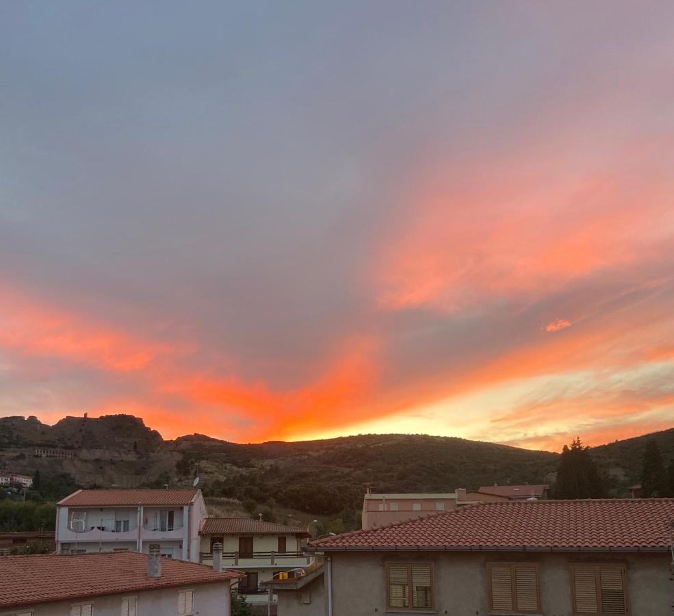 Pozzo Sella Aparthouse - Tramonto Sulla Miniera Iglesias Exteriör bild